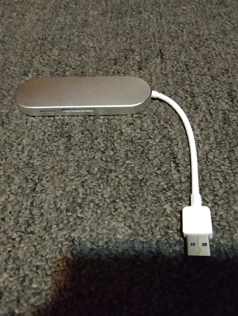 Silver 3 USB Hub With White Cable